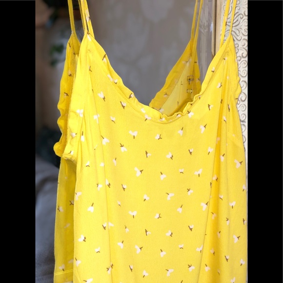 Lush Yellow Floral Tank - Ruffle neckline & underarms - Size S - Picture 3 of 7